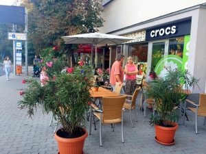 HÜVI terasz